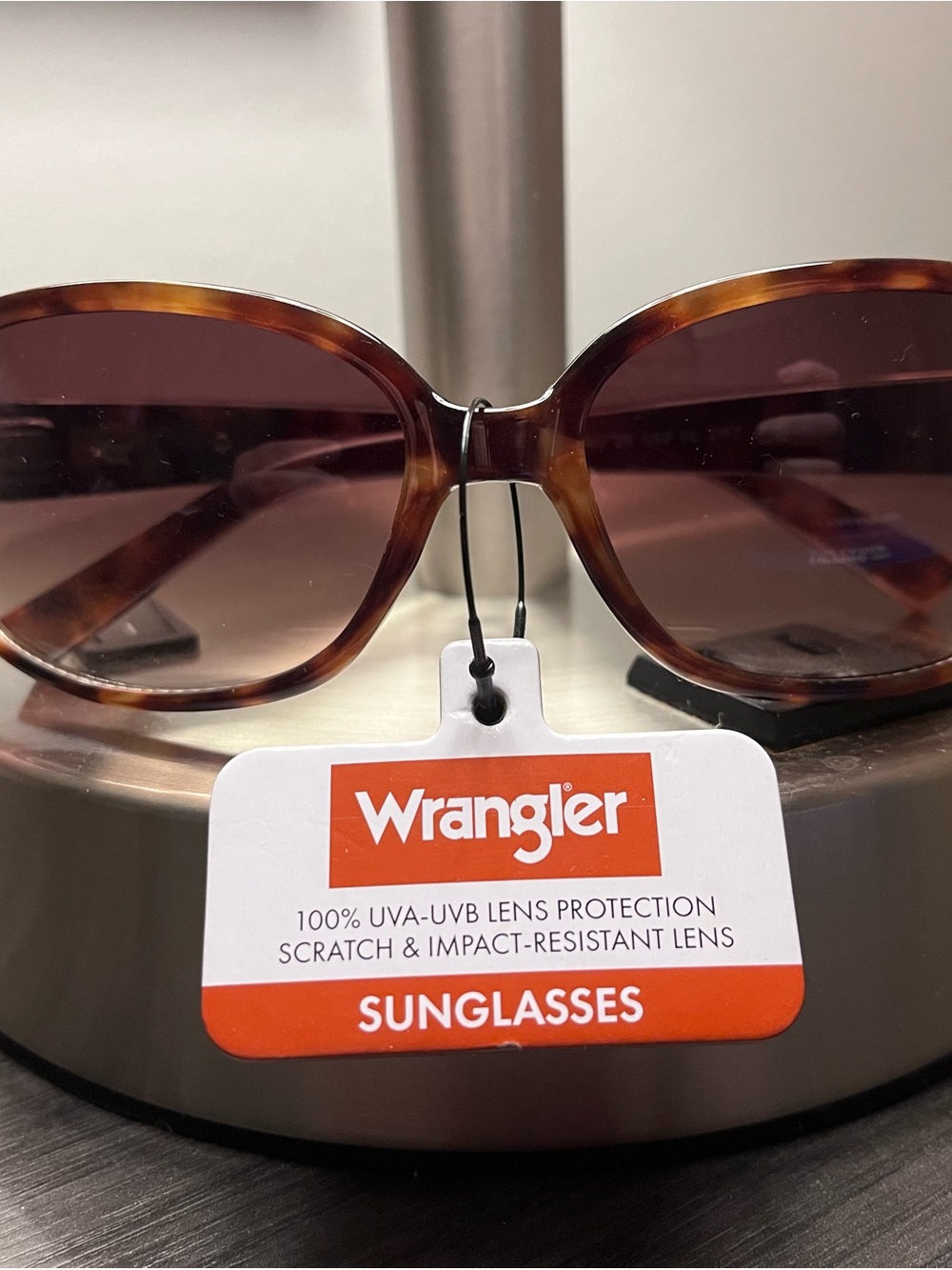 Wrangler Women's Tortoiseshell Brown Frame Sunglasses with Gradient Lenses